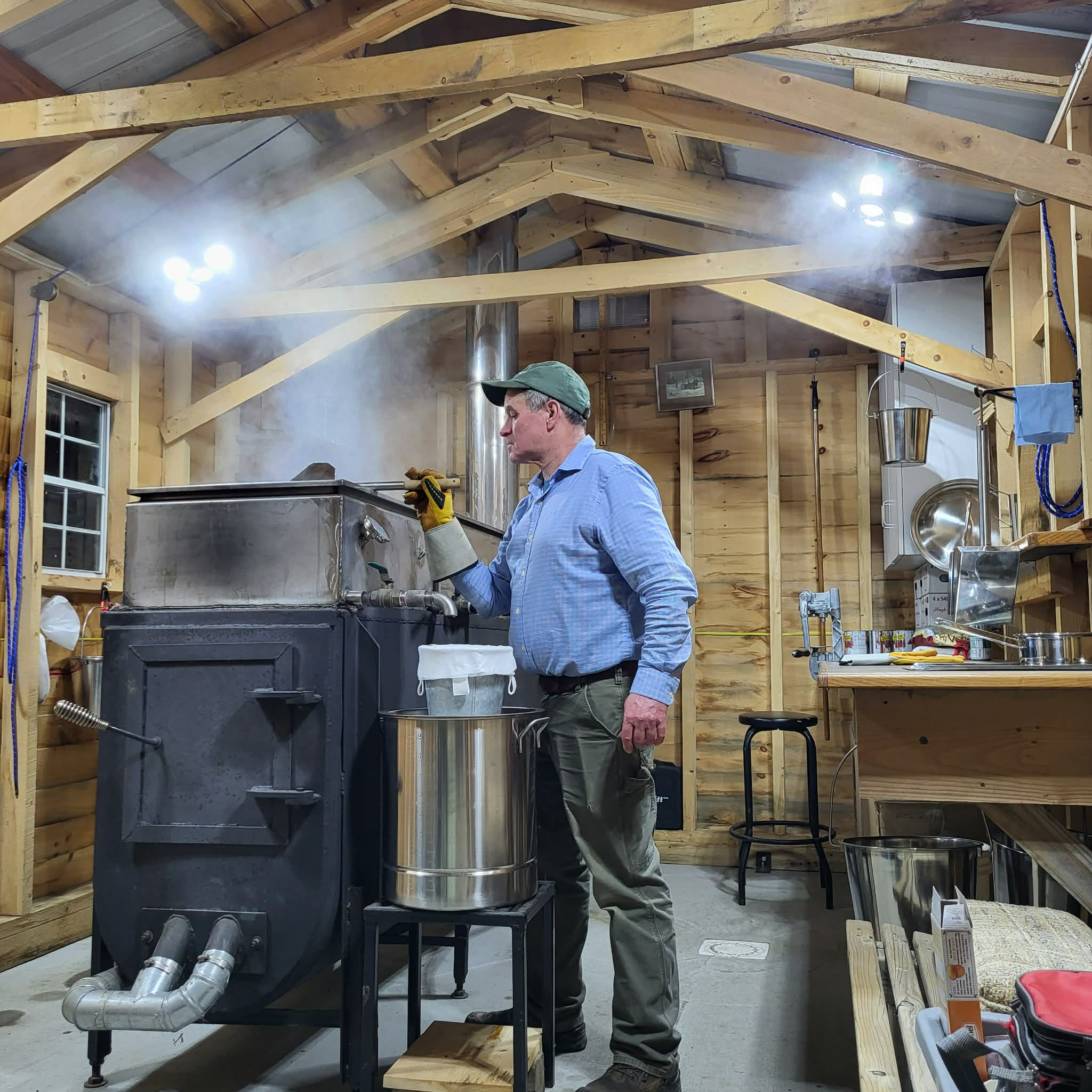 maple syrup boiling sap